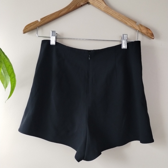 INTERMIX Black Ruffle Detail Shorts S - Picture 4 of 5
